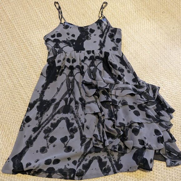 Urban Outfitters Kimchi Blue grey dress with black ink/watercolor pattern - Picture 9 of 12